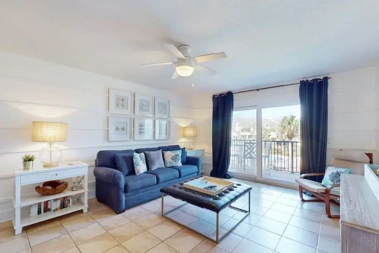 Club Cottage with pool view