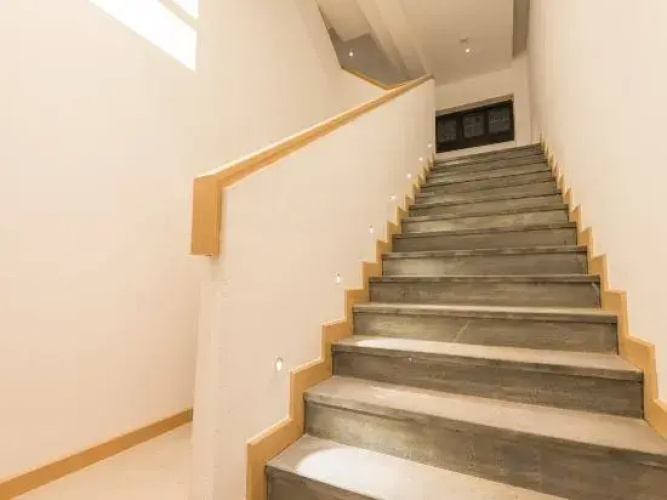 Zeke Mountain Residence Homestay