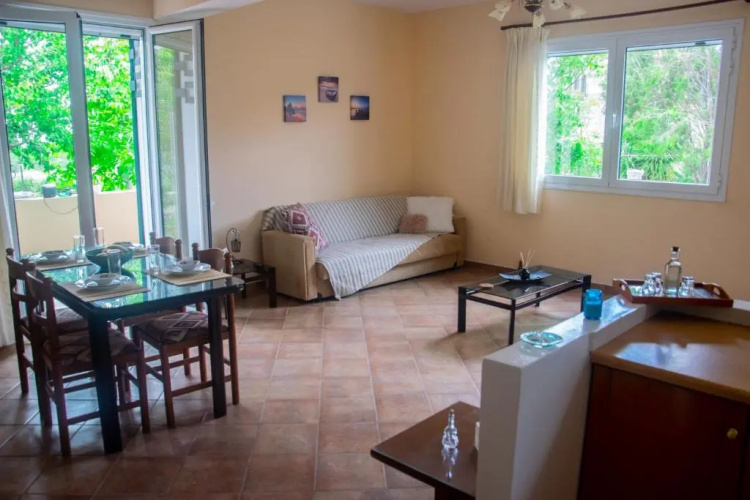 Pagonas House