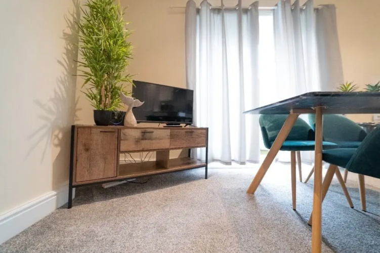Three Bed Apt Beach View Brighton by Sojo Stay