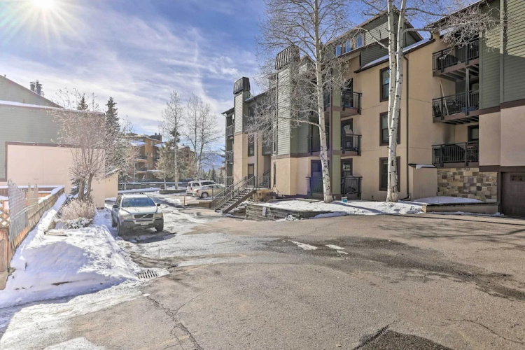 Vail Ski Condo w/ Mtn Views & Shuttle Service!
