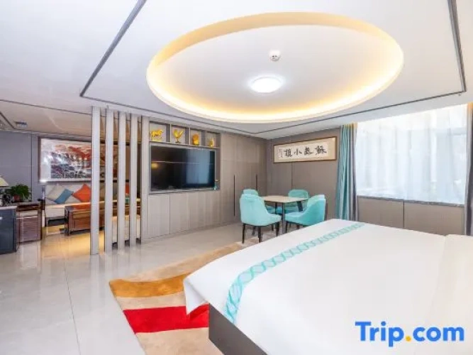 Deluxe Suite