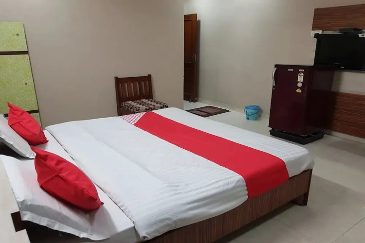 Hotel Anand By OYO Rooms