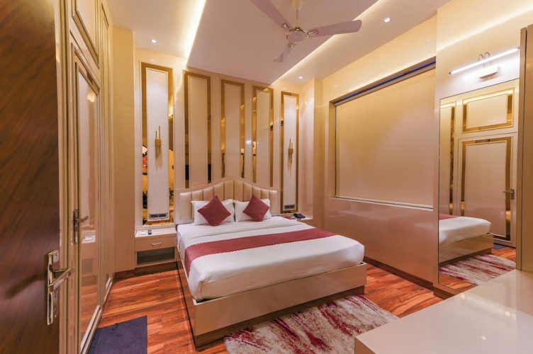 Royal room