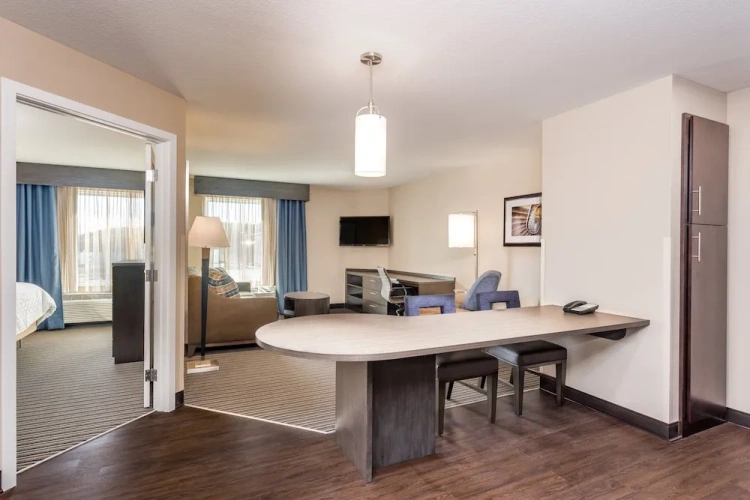 1 Bedroom Suite