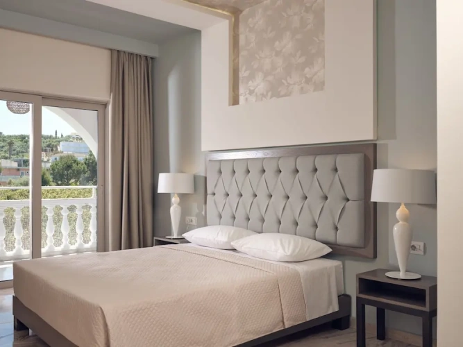 2 Bedrooms Deluxe Apartment