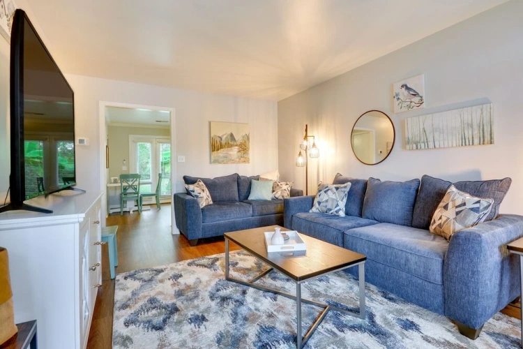 2 Bedrooms Apartment