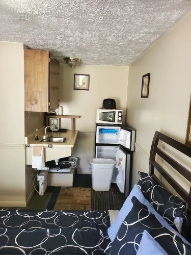 Standard Double Basement Studio
