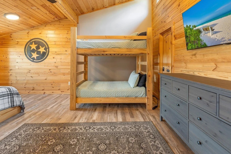 Dolly's Lodge # 3