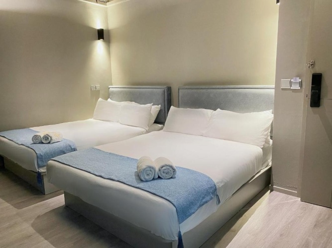 Standard Triple room