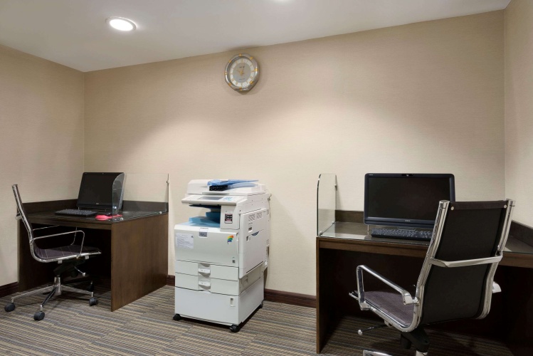 Ramada Abu Dhabi Downtown Hotel [Ex-Cristal Salam] photo 7