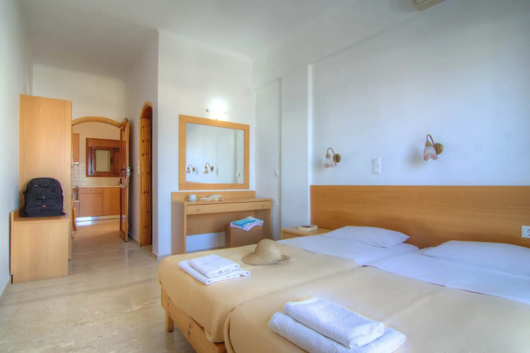 Adonis Hotel 2 (Crete)