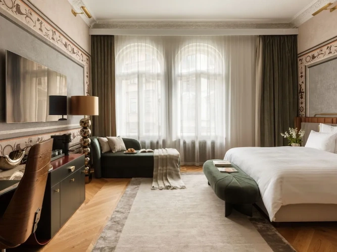 Premier room
