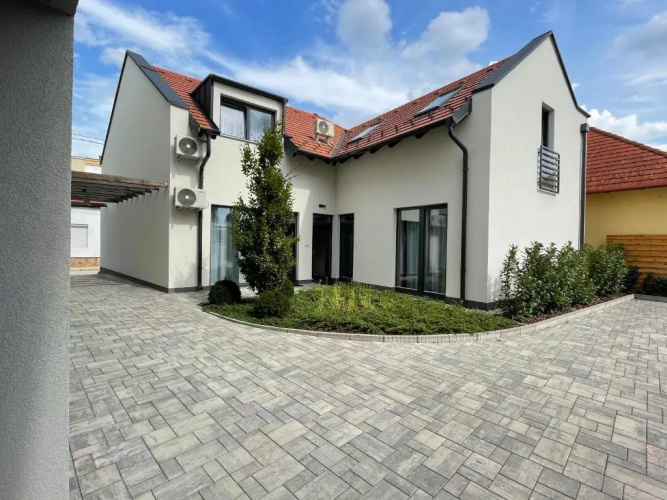 Dotis Apartman Tata