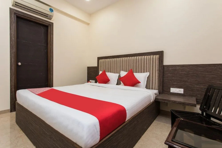 Oyo 15730 Ss Regency Anmex