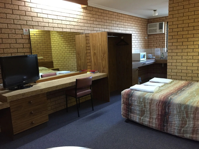Lakeview Motel