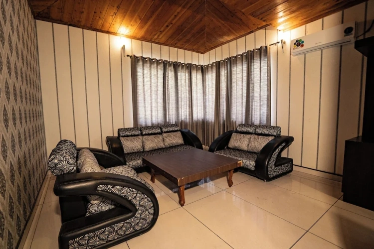 Standard Club room