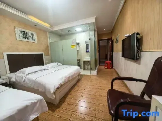 Standard Triple Family room