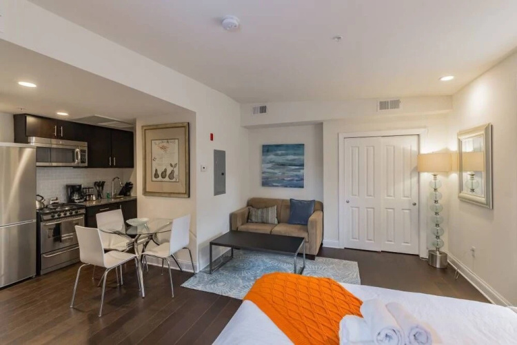 115 S 21st - 402