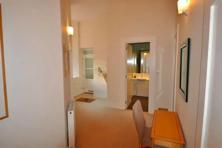 Elegant & Spacious 2 Bedroom Apt