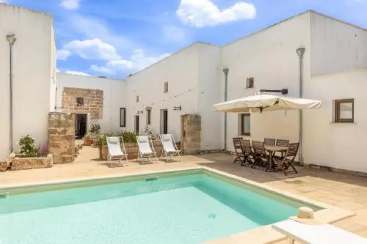 Luxury Courtyard Bilo