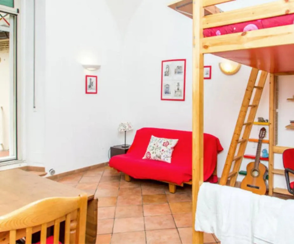 Studio with enclosed garden and wifi at Roma