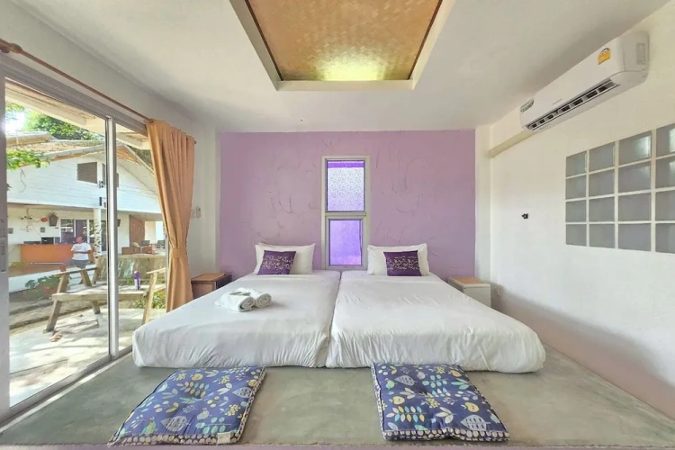Standard Twin room with balcony