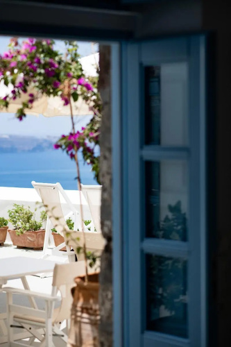 Pantelia Suites