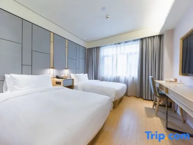Superior Double room with street view
