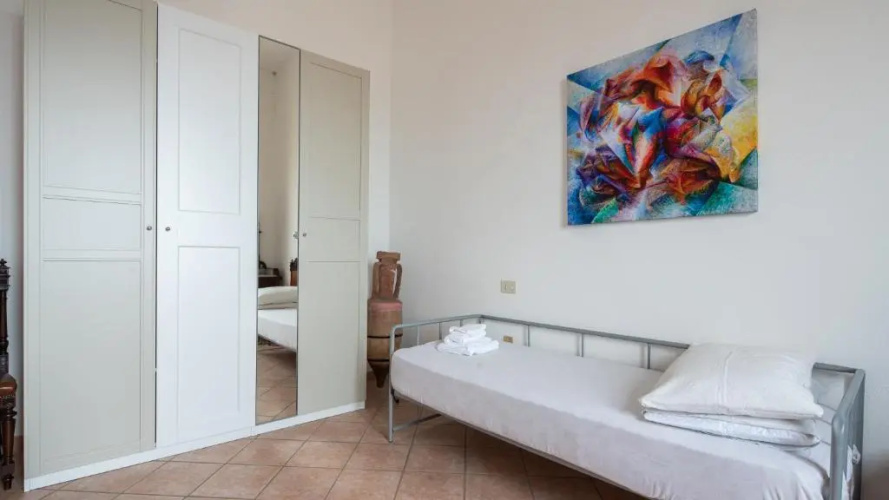 Welcomely - Regina Elena 64