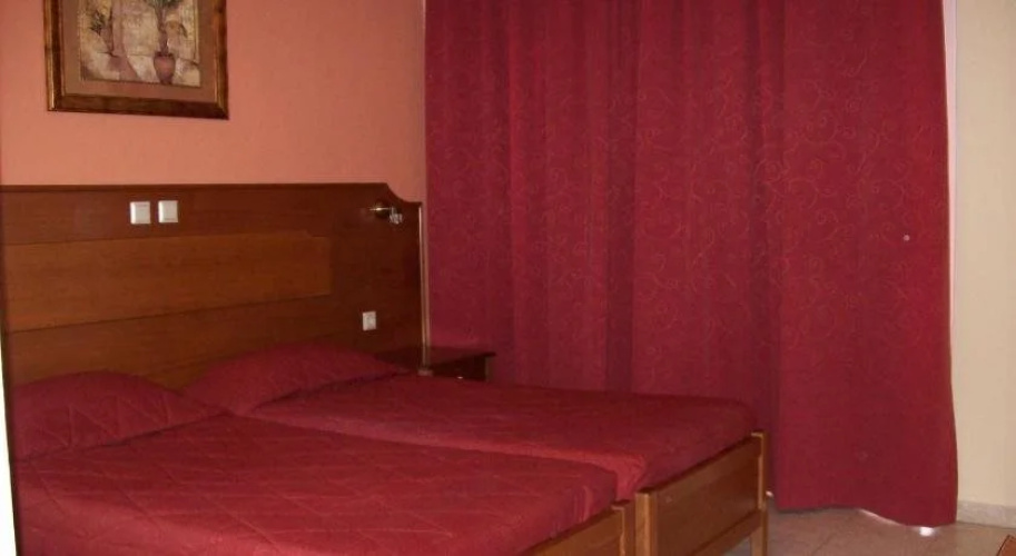 Thomas Bay Hotel