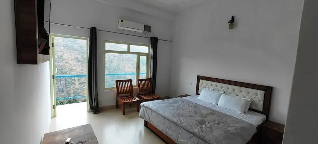 The Yamuna Deck Resort and Cafe