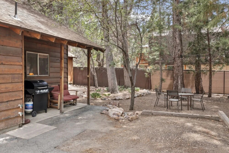 2140-shepherds Cabin 2 Bedroom Home by Redawning