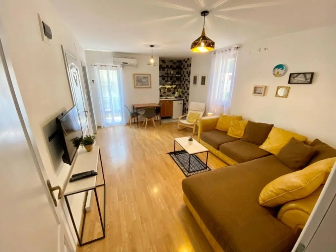 1 Bedroom Apartment with balcony