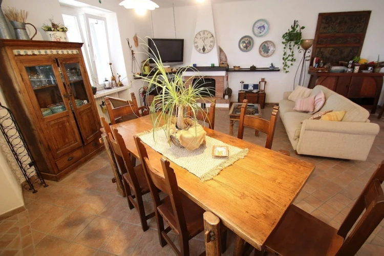 3 Bedrooms Sextuple Apartment