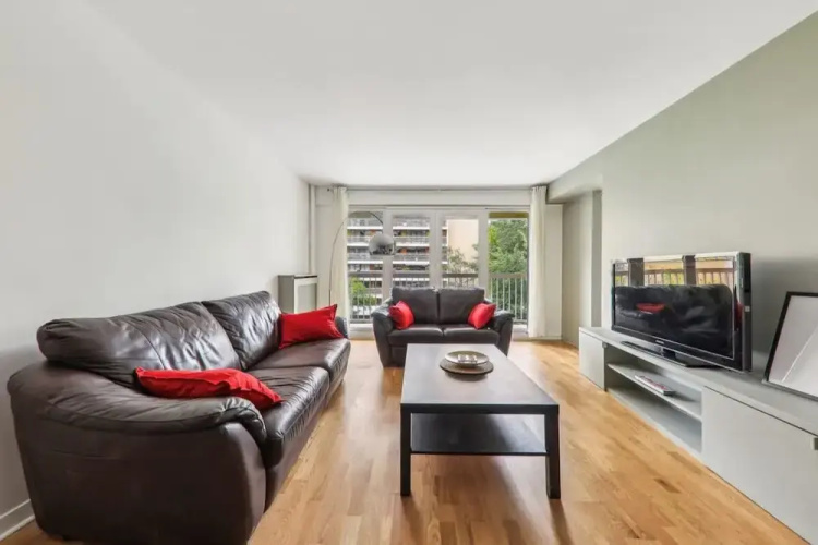 Spacious Apartment With Balcony -11th- Mobility le
