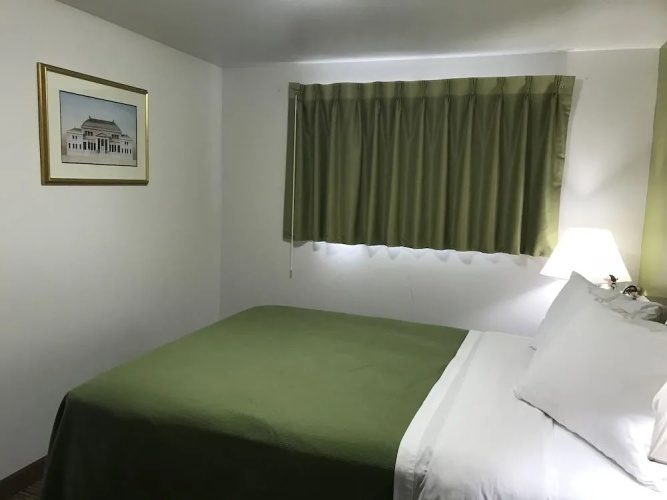 Sundowner Motel