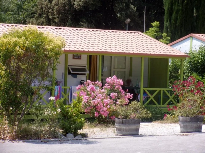 2 Bedrooms Chalet