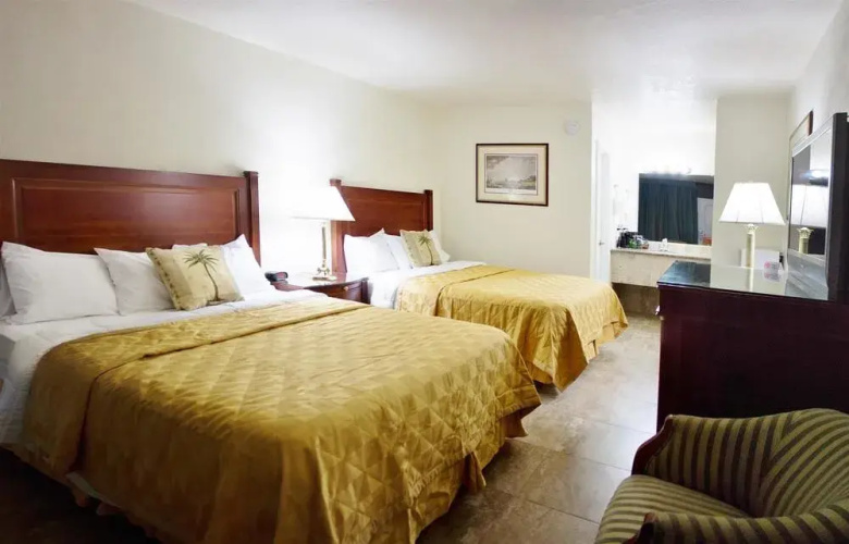 3 Palms - Fort Pierce