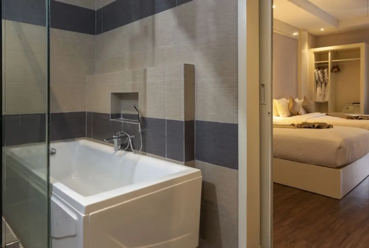 1 Bedroom Apartment with balcony