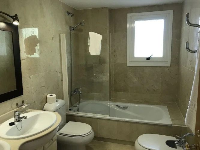 3 Bedrooms Apartment