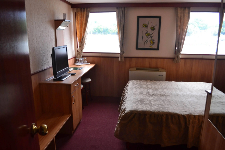 Fortuna Boat Hotel