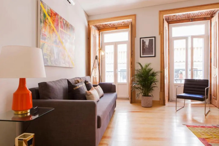 Charming Flat with Balconies Central Chiado District 2 Bedrooms & AC 19th Century Building