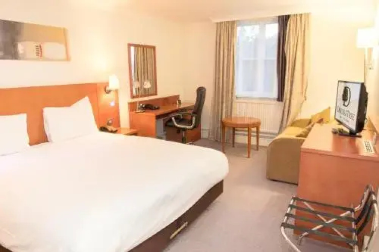 Doubletree By Hilton Reading M4 J10