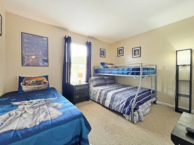 Regal Getaway 4 Bedroom Townhouse by RedAwning
