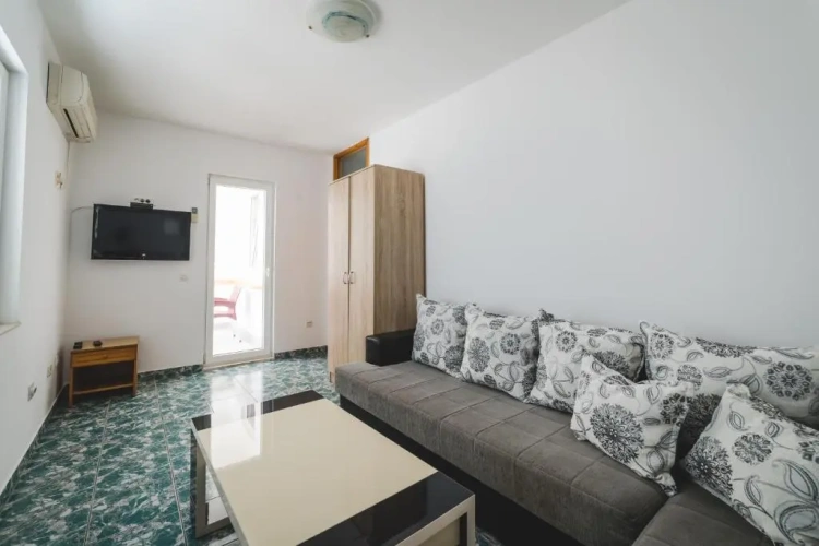 1 Bedroom Apartment with view
