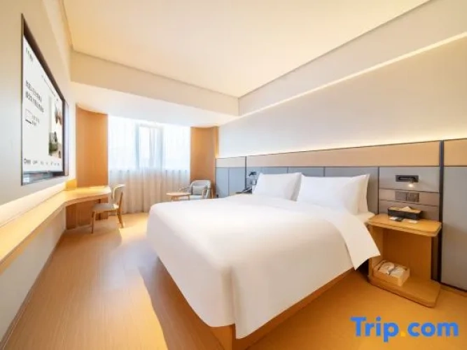 Deluxe Triple Suite