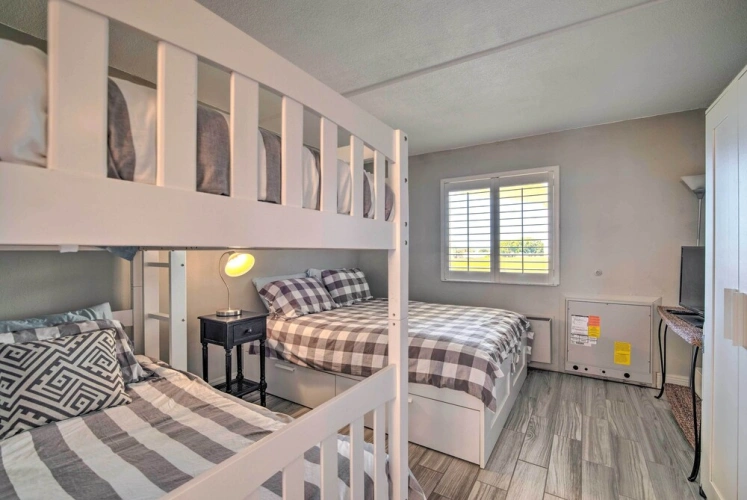 2 Bedrooms Apartment