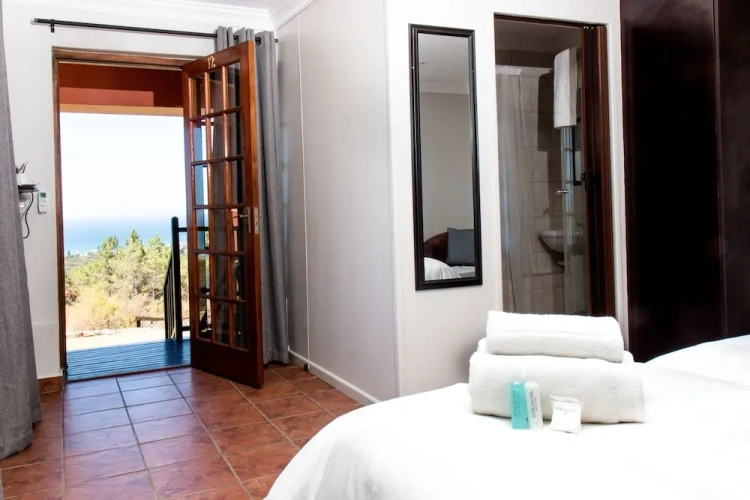 Standard Twin room with balcony