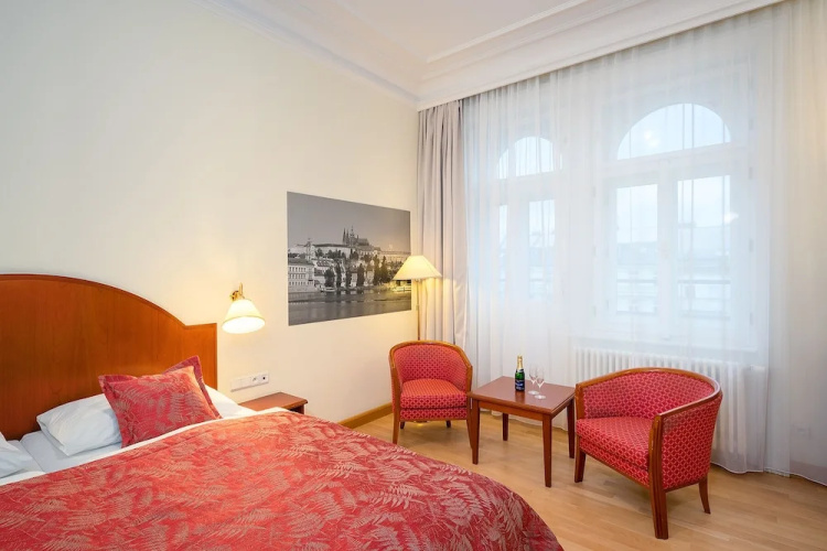 Marks Apart Hotel